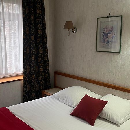Hotel Val Saint Hilaire จิเวต์ ภายนอก รูปภาพ